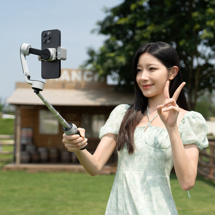 Zhiyun Cinepeer CQ5 Voice Control Gimbal description image 2